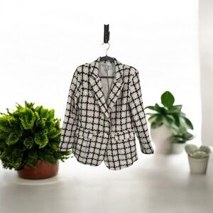PLM
Windowpane Tweed Double Breasted Blazer- cream and black